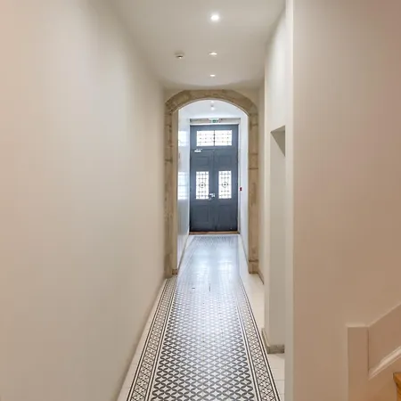 North Side Apartment *